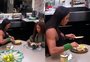 Por que você não deve comer frango malpassado como fez Gracyanne Barbosa, do "BBB 25"?