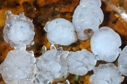 Prefeitura faz levantamento de estragos após granizo atingir Bom Jesus.<!-- NICAID(16130064) -->