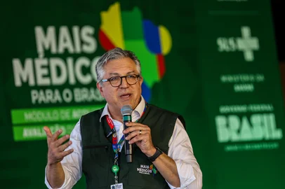 BrasÃ­lia (DF), 17/03/2025 - O ministro da SaÃºde, Alexandre Padilha, anuncia a expansÃ£o do programa mais mÃ©dicos com a oferta de novas vagas no primeiro edital de 2025.Foto: Marcelo Camargo/AgÃªnciaÂ BrasilLocal: BrasÃ­liaIndexador: Marcelo Camargo/AgÃªncia BrasilFonte: AgÃªncia Brasil/Empresa Brasil dFotógrafo: Reporter Fotografico<!-- NICAID(16102835) -->