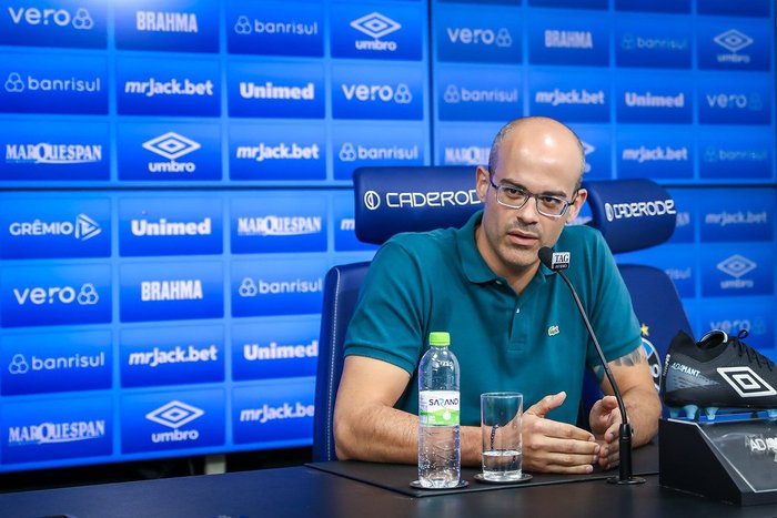 Após encerrar contratações para o Gauchão, Grêmio avalia saídas para ter fluxo de caixa