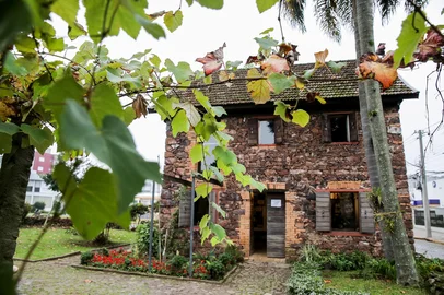 Acervos dos museus e do Arquivo Histórico João Spadari Adami, em Caxias do Sul, contam histórias e trazem lembranças sobre os 150 anos da Imigração Italiana. Casa de Pedra (Neimar De Cesero/Agência RBS)Indexador: Neimar De Cesero<!-- NICAID(16044313) -->
