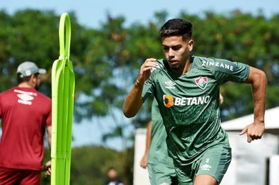 O meio-campista Nonato participa de treino do Fluminense.<!-- NICAID(15192975) -->