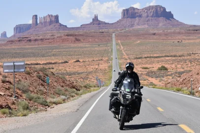 Motociclista gaúcho Ricardo Lugris foi do Ushuaia ao Alaska e lança livro sobre experiência. Na foto, Utah (EUA)<!-- NICAID(15950062) -->