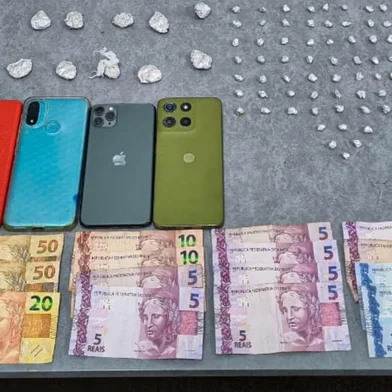 Trio de adolescentes é apreendido com mais de 150 porções de drogas em Vacaria <!-- NICAID(16144325) -->