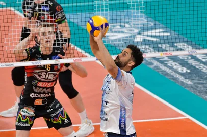 Sir Susa Vim PERUGIA vs Mint Vero Volley MONZA, Gara 1 Finale Scudetto Play-Off Superlega Credem Banca - Campionato italiano di Pallavolo Maschile - Volley Volleyball presso PalaBarton Perugia IT, 18 aprile 2024. [ID: 20240418/_MB55804] Foto: Michele BendaLocal: PerugiaIndexador: Michele BendaFotógrafo: fotografo<!-- NICAID(15739165) -->