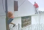 Imagens mostram momento em que três detentos fogem do presídio de Passo Fundo 