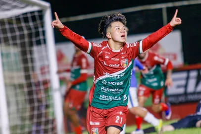 FREDERICO WESTPHALEN, RS, 23/9/2026 - Ryuta, atleta japonês do União Frederiquense, celebra gol marcado na Divisão de Acesso na partida contra o Aimoré.<!-- NICAID(16373845) -->