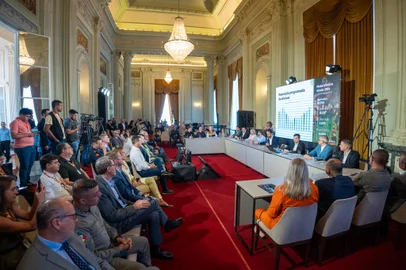 Leite anuncia investimento de R$ 1,4 bilhão na segurança pública e sistema penal<!-- NICAID(15934854) -->