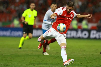Porto Alegre, RS, Brasil - Campeonato Brasileiro série A. Inter 2 X 1 Bahia. Jogo válido pela primeira rodada. Alário.<!-- NICAID(15734640) -->