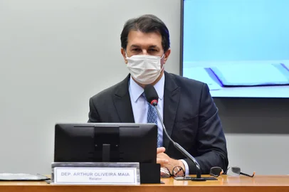 Audiência Pública - Efeitos da reforma sobre os atuais servidores federais, estaduais e municipais. Dep. Arthur Oliveira Maia DEM - BA<!-- NICAID(14891694) -->