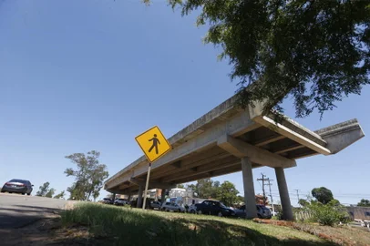 Eldorado do Sul, RS, BRASIL, 06/01/2023- Obras federais paralisadas no RS.Viadutos em Eldorado do Sul seguem sem finalização. Foto: Lauro Alves  / Agencia RBS<!-- NICAID(15314016) -->