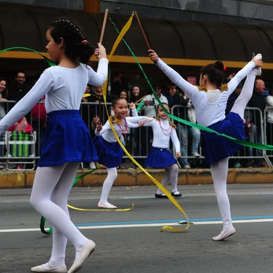 CAXIAS DO SUL, RS, BRASIL, 07/09/2022. Desfile de 7 de setembro em Caxias do Sul, com a participação de 42 entidades, civis e militares. (Bruno Todeschini/Agência RBS)<!-- NICAID(15199322) -->