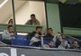 Ao lado de Edilson, Barrios acompanha Grêmio x Criciúma 
na Arena