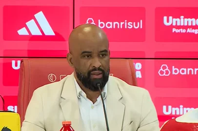 Reprodução / YouTube Gaúcha Esportes PORTO ALEGRE, RS, BRASIL - 06/07/2026 - Fabinho Soldado dá coletiva após Inter 2x3 Santos (Foto: Reprodução/YouTube Gaúcha Esportes)