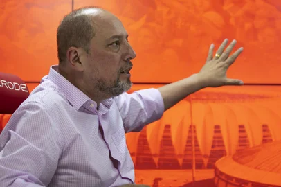 PORTO ALEGRE, RS, BRASIL, 21.12.2023: Entrevista com o presidente do Internacional Alessandro Barcellos. Foto: Camila Hermes/Agencia RBS<!-- NICAID(15632316) -->