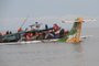 Rescuers search for survivors after a Precision Air flight that was carrying 43 people plunged into Lake Victoria as it attempted to land in the lakeside town of Bukoba, Tanzania on November 6, 2022. - Three people died when a plane carrying dozens of passengers plunged into Lake Victoria in Tanzania on November 6, 2022, as it approached the northwestern city of Bukoba, the fire and rescue service said. Rescuers have pulled 26 survivors to safety after the Precision Air plane crashed due to bad weather, with 43 people, including 39 passengers, aboard flight PW 494 from the financial capital Dar es Salaam to the lakeside city, according to regional authorities. (Photo by SITIDE PROTASE / AFP)Editoria: FINLocal: BukobaIndexador: SITIDE PROTASESecao: accident (general)Fonte: AFPFotógrafo: STR<!-- NICAID(15257053) -->