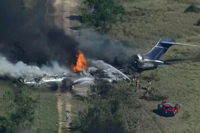 Avião cai no Texas