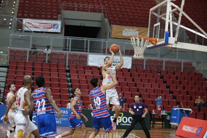 Caxias Basquete perde para o lanterna Fortaleza e amarga sequência ...