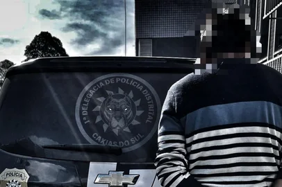 Polícia Civil de Caxias do Sul prende homem condenado por estuprar criança de nove anosUm homem de 47 anos, condenado pelo estupro de uma criança, foi preso por agentes da 1ª Delegacia de Polícia Distrital de Caxias do Sul na tarde desta quarta-feira (23). A prisão ocorreu no bairro Jardim Iracema.<!-- NICAID(16022826) -->