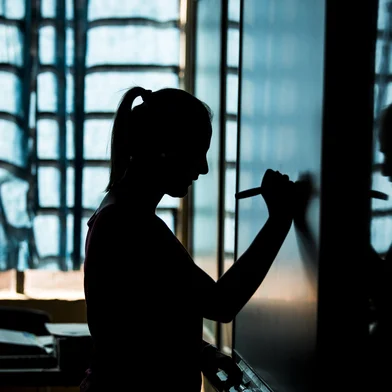 PORTO ALEGRE, RS, BRASIL, 20-05-2015: Professora durante a aula na Escola Estadual Aurélio Reis, no bairro Jardim Floresta, na zona norte. (Foto: Mateus Bruxel / Agência RBS)Indexador: Mateus_Bruxel<!-- NICAID(11420785) -->