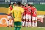 BRASILEIRO A 2023, CUIABA X INTERNACIONALMT - BRASILEIRO A 2023, CUIABÁ X INTERNACIONAL - ESPORTES - MT - CUIABÁ - 29/11/2023 - BRASILEIRO A 2023, CUIABÁ X INTERNACIONAL - Valencia jogador do Internacional comemora seu gol com jogadores do seu time durante partida contra o Cuiabá no estádio Arena Pantanal pelo campeonato Brasileiro A 2023. 29/11/2023 - Foto: GIL GOMES/AGIF - AGÊNCIA DE FOTOGRAFIA/AGIF - AGÊNCIA DE FOTOGRAFIA/ESTADÃO CONTEÚDOEditoria: ESPORTESLocal: CUIABAIndexador: GIL GOMESFotógrafo: AGIF - AGÊNCIA DE FOTOGRAFIA<!-- NICAID(15612551) -->