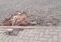 Buracos após obra preocupam pais em frente a escola em Viamão