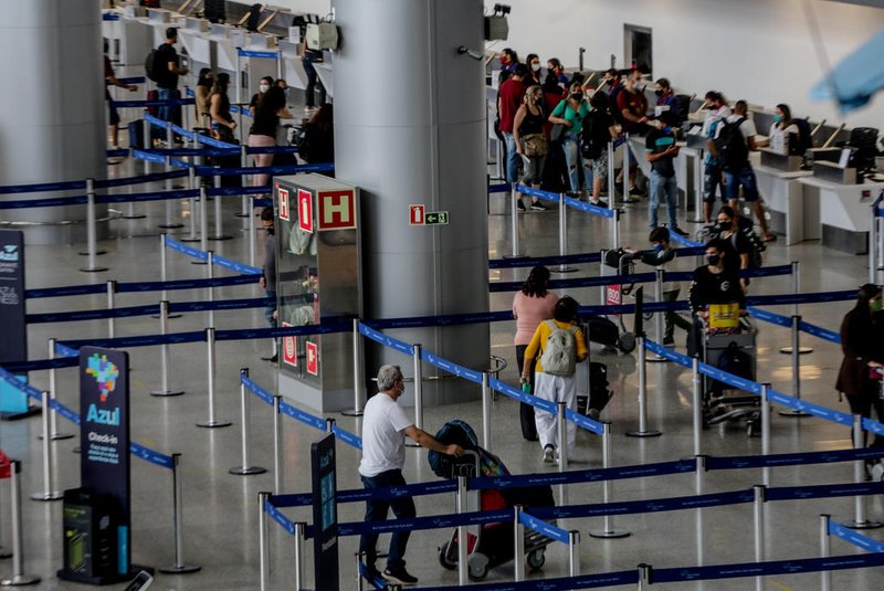 PORTO ALEGRE, RS, BRASIL - 16/11/2020A crise do novo coronavirus reduz frequência de passageiros no Aeroporto Internacional Salgado Filho<!-- NICAID(14644799) -->