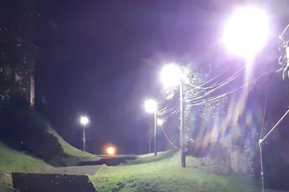 Iluminação na escadaria da Humberto de Campos, após limpezas e consertos.<!-- NICAID(14785120) -->
