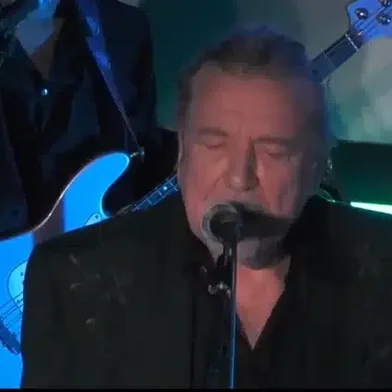Robert Plant volta a cantar “Stairway to Heaven
