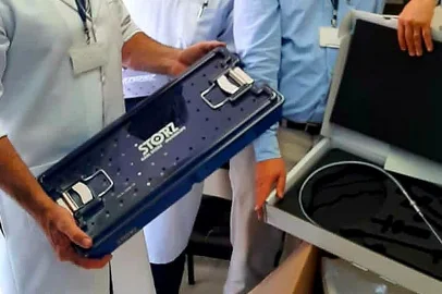 Porto Alegre, RS 03/05/2022. Porto Alegre adquiriu um fetoscÃ³pio, equipamento utilizado para realizar cirurgias fetais endoscÃ³picas em casos selecionados, durante a vida dos bebÃªs ainda dentro do Ãºtero materno. Ã a primeira vez que esse tipo de procedimento Ã© disponibilizado exclusivamente pelo Sistema Ãnico de SaÃºde (SUS) na capital gaÃºcha e estarÃ¡ tambÃ©m acessÃ­vel a pacientes do interior do Estado.  Foto: DivulgaÃ§Ã£o SMS/PMPA<!-- NICAID(15085694) -->