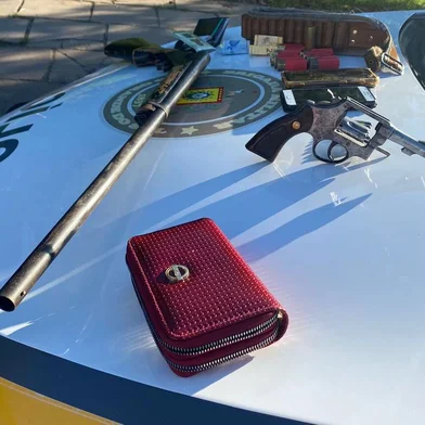 Depois de atirar em via pública, homens são presos com armas e munições em Farroupilha<!-- NICAID(15002761) -->