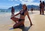 Aos 77 anos, Helô Pinheiro posa de biquíni na praia que a fez famosa: "Mudei, mas minha Ipanema continua a mesma"