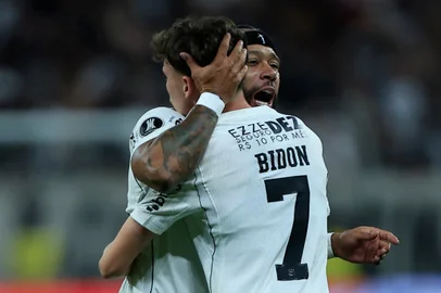 Memphis Depay, Breno Bidon, futebol. Corinthians
