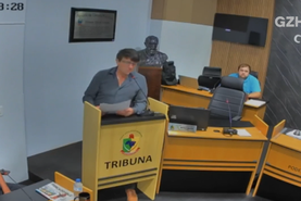 O vereador Antônio Valesan (PTB), durante sessão da Câmara de Roca Sales, na noite dessa segunda-feira (4) usou ofensas de cunho racista ao cobrar uma empresa terceirizada por problemas no meio ambiente em razão das enchentes que atingiram a cidade entre setembro e novembro. “Pegari” como é conhecido no município