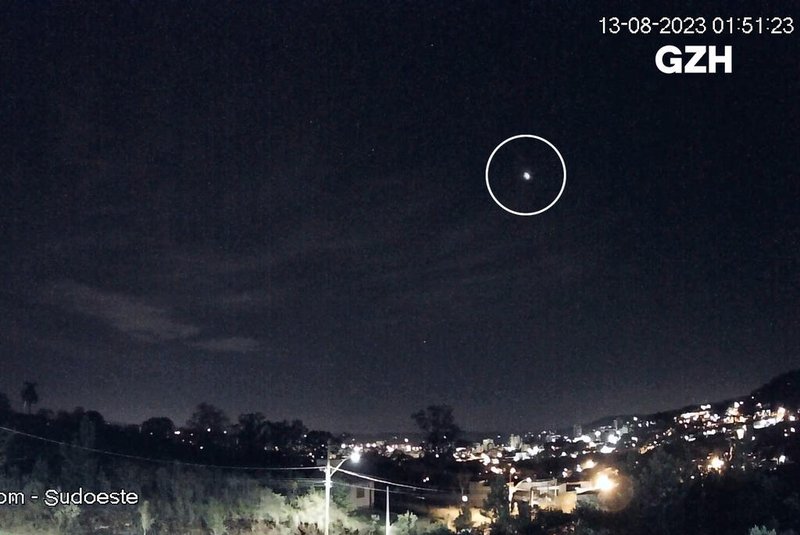 Meteoro Fireball, da chuva de meteoros Perseidas, é visto no céu do RS<!-- NICAID(15509488) -->