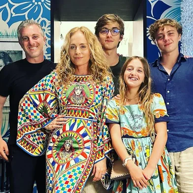 Angélica e sua família<!-- NICAID(15614328) -->