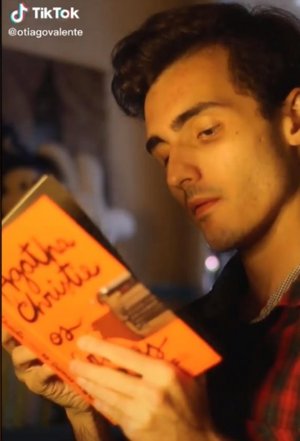 tiktok.com/@otiagovalente / reprodução