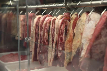 CAXIAS DO SUL, RS, BRASIL (03/02/2021)A reportagem fez uma verificação de como está o valor das carnes nos açougues de mercados, sacolões e casas de carnes da cidade. Um dos cortes mais caros é a picanha que chegou a ser encontrada por R$ 74,99.(Antonio Valiente/Agência RBS)<!-- NICAID(14706013) -->