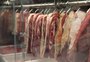 O que fez a atividade da indústria de carne bovina recuar no RS