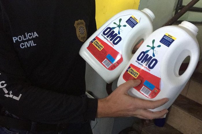 Falsários usavam rótulos da marca Omo em produtos fabricados sem licença