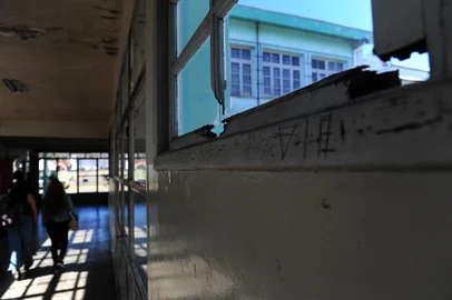 CAXIAS DO SUL, RS, BRASIL, 16/02/2023. A reportagem visitou o Instituto de Educação Cristóvão de Mendoza para conferir a estrutura da escola da rede estadual para o início do período letivo de 2023. (Bruno Todeschini/Agência RBS)Indexador: BTK<!-- NICAID(15351416) -->