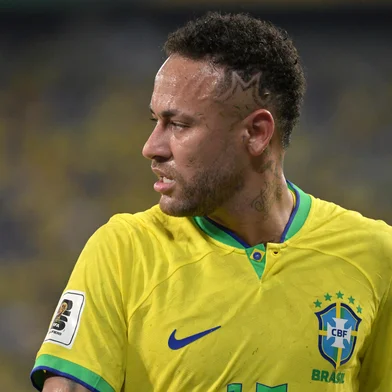 Brazil's forward Neymar gestures during the 2026 FIFA World Cup South American qualification football match between Brazil and Venezuela at the Arena Pantanal stadium in Cuiaba, Mato Grosso State, Brazil, on October 12, 2023. (Photo by NELSON ALMEIDA / AFP)Editoria: SPOLocal: CuiabáIndexador: NELSON ALMEIDASecao: soccerFonte: AFPFotógrafo: STF<!-- NICAID(15755167) -->