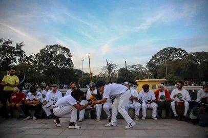 PORTO ALEGRE, RS, BRASIL - 30/07/2023 - Em programação especial neste fim de semana, a roda de capoeira da redenção completa 20 anos. (Foto: André Ávila/ Agência RBS)Indexador: Andre Avila<!-- NICAID(15495787) -->