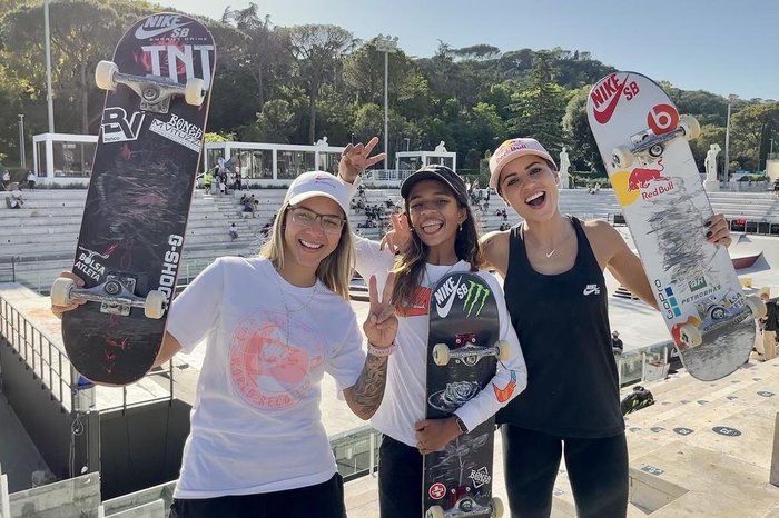 Com manobras de gala, pamela conquistou o título mundial de skate de 2019, deixando rayssa leal, também brasileira, em segundo lugar. Rayssa Leal Fada Skatista . 52rgyeumymch7m