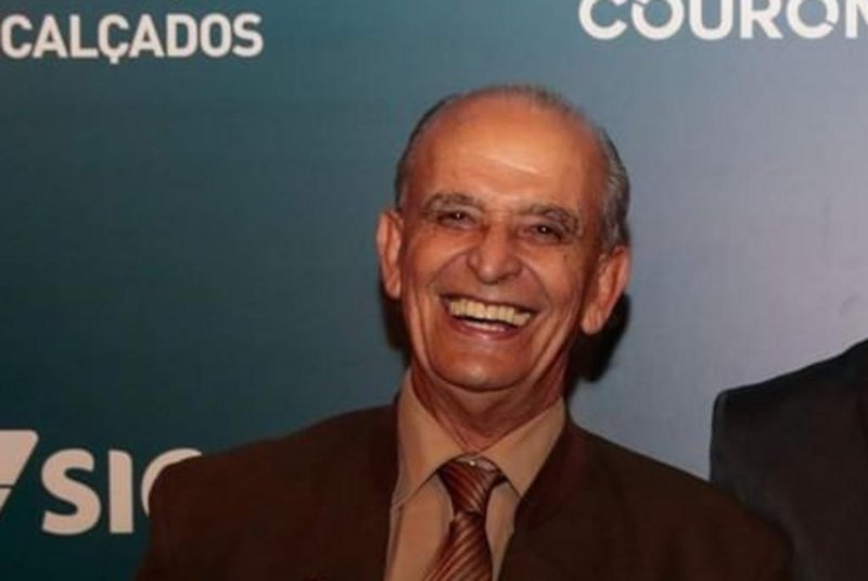 Aurélio Decker (E), jornalista e cronista, morto em 16 de Março aos 75 anos - Foto:<!-- NICAID(15707878) -->