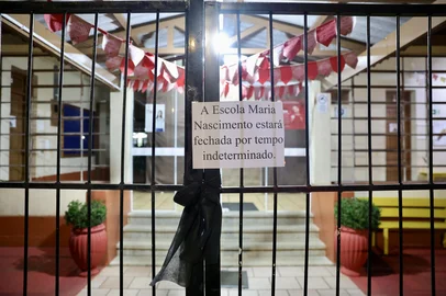 Estação, RS, Brasil, 08-07-2025– Ataque a faca em escola municipal deixa uma criança morta e outras três pessoas feridas na manhã desta terça-feira (8), em Estação, no norte do Rio Grande do Sul. O crime ocorreu por volta das 10h na Escola Maria Nascimento Giacomazzi, no centro da cidade. Foto: Jefferson Botega/Agência RBSIndexador: jeff botega<!-- NICAID(16076203) -->
