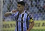 Com gol de Suárez, Grêmio vence o América-MG e volta ao G-4 do Brasileirão