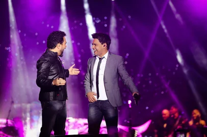 Zezé di Camargo e Luciano<!-- NICAID(14757789) -->