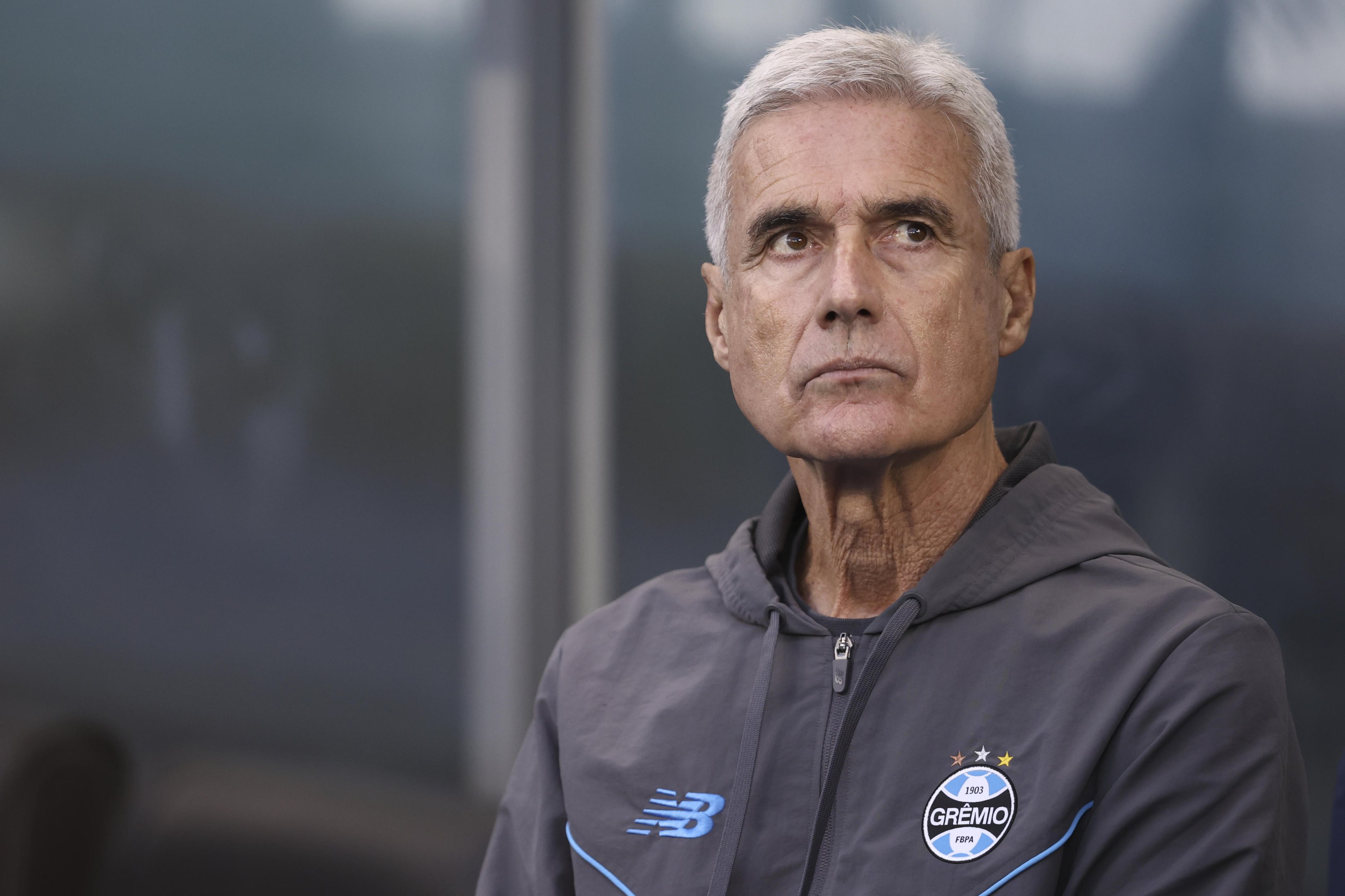 Decisão contra o Mirassol pode mudar a história de Luís Castro no Grêmio