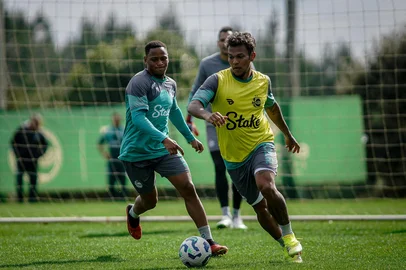 Gabriel Veron, reforço do Juventude, em treinamento no CT alviverde.<!-- NICAID(16082621) -->